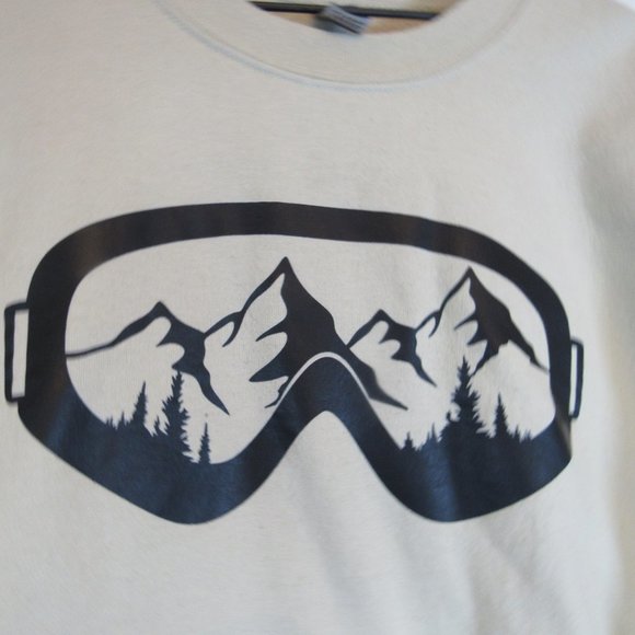 Gildan Beige Tan Crew Neck Winter Skiing Snowboard Goggles Sweatshirt - Picture 2 of 6